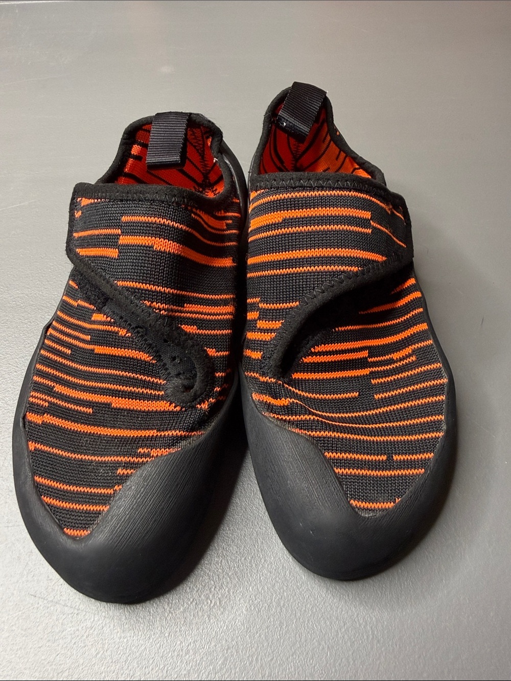 Kid’s ClimbX shoes. Black & Orange Striped   Size: 3